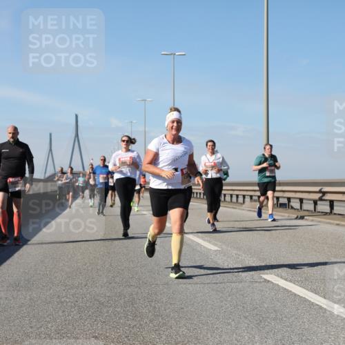 03.10.2025 - Köhlbrandbrückenlauf Yannick Fuchs http://msf.ph/oto/9195585 03.10.2025 12:00:11 Position 3  meine-sportfotos.de