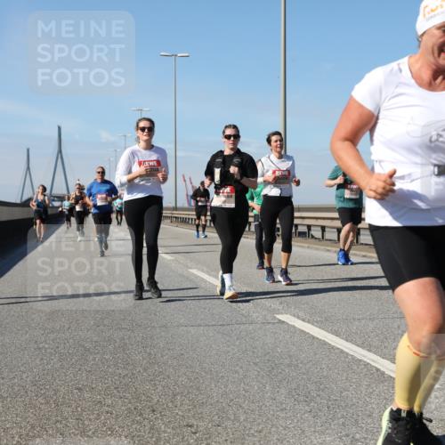 03.10.2025 - Köhlbrandbrückenlauf Yannick Fuchs http://msf.ph/oto/9195589 03.10.2025 12:00:12 Position 3  meine-sportfotos.de