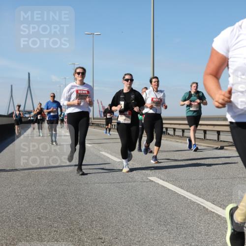 03.10.2025 - Köhlbrandbrückenlauf Yannick Fuchs http://msf.ph/oto/9195590 03.10.2025 12:00:12 Position 3  meine-sportfotos.de