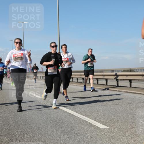 03.10.2025 - Köhlbrandbrückenlauf Yannick Fuchs http://msf.ph/oto/9195592 03.10.2025 12:00:13 Position 3 5774 meine-sportfotos.de