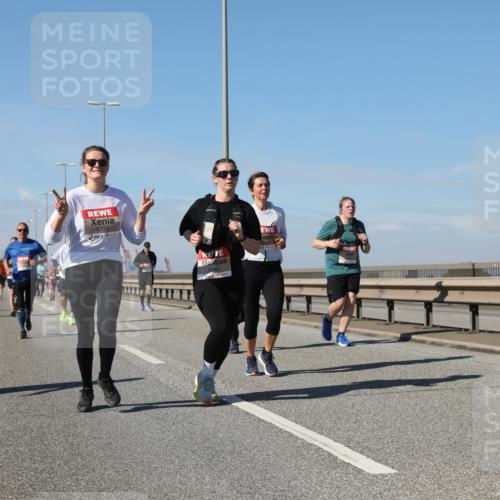 03.10.2025 - Köhlbrandbrückenlauf Yannick Fuchs http://msf.ph/oto/9195593 03.10.2025 12:00:13 Position 3 5774 meine-sportfotos.de