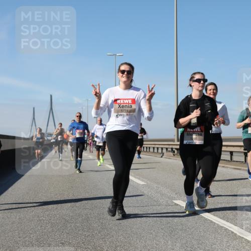 03.10.2025 - Köhlbrandbrückenlauf Yannick Fuchs http://msf.ph/oto/9195595 03.10.2025 12:00:13 Position 3 5774, 5265 meine-sportfotos.de