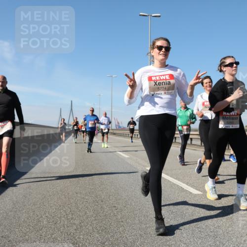 03.10.2025 - Köhlbrandbrückenlauf Yannick Fuchs http://msf.ph/oto/9195599 03.10.2025 12:00:14 Position 3 5774, 5265, 3 meine-sportfotos.de