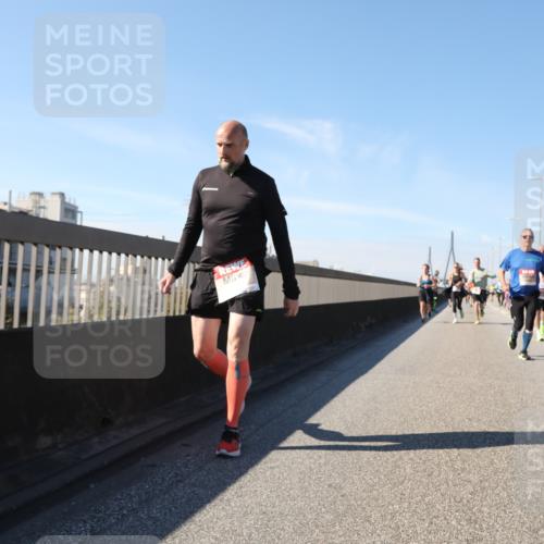 03.10.2025 - Köhlbrandbrückenlauf Yannick Fuchs http://msf.ph/oto/9195603 03.10.2025 12:00:15 Position 3  meine-sportfotos.de