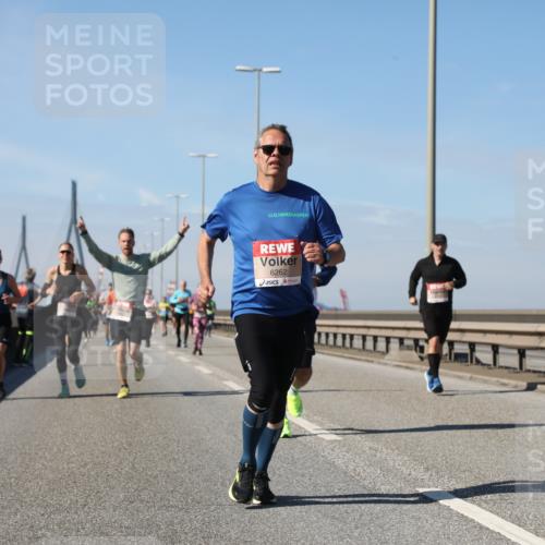 03.10.2025 - Köhlbrandbrückenlauf Yannick Fuchs http://msf.ph/oto/9195605 03.10.2025 12:00:16 Position 3 6262 meine-sportfotos.de