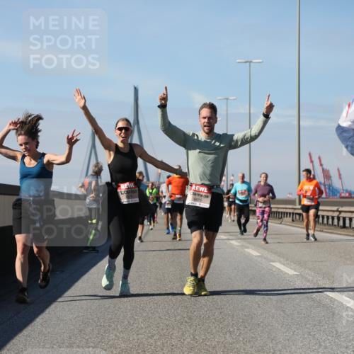 03.10.2025 - Köhlbrandbrückenlauf Yannick Fuchs http://msf.ph/oto/9195610 03.10.2025 12:00:17 Position 3 6675, 367 meine-sportfotos.de