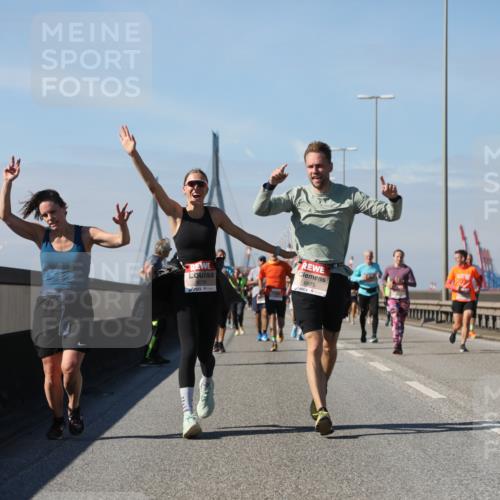 03.10.2025 - Köhlbrandbrückenlauf Yannick Fuchs http://msf.ph/oto/9195611 03.10.2025 12:00:18 Position 3 6675, 4367 meine-sportfotos.de