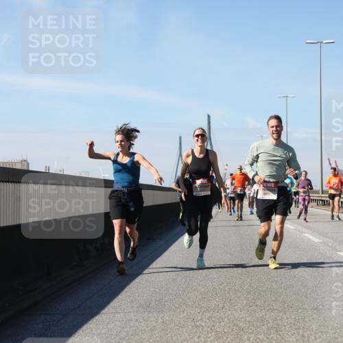 03.10.2025 - Köhlbrandbrückenlauf Yannick Fuchs http://msf.ph/oto/9195613 03.10.2025 12:00:18 Position 3  meine-sportfotos.de