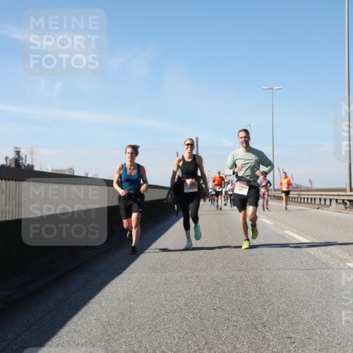 03.10.2025 - Köhlbrandbrückenlauf Yannick Fuchs http://msf.ph/oto/9195615 03.10.2025 12:00:19 Position 3 4367 meine-sportfotos.de
