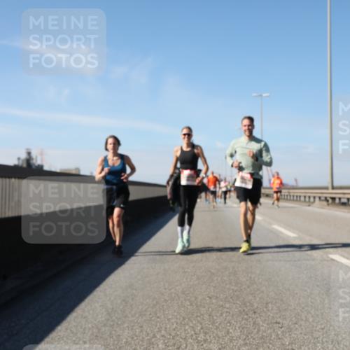 03.10.2025 - Köhlbrandbrückenlauf Yannick Fuchs http://msf.ph/oto/9195618 03.10.2025 12:00:19 Position 3  meine-sportfotos.de