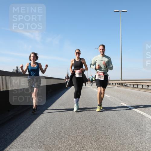 03.10.2025 - Köhlbrandbrückenlauf Yannick Fuchs http://msf.ph/oto/9195621 03.10.2025 12:00:20 Position 3 6675 meine-sportfotos.de