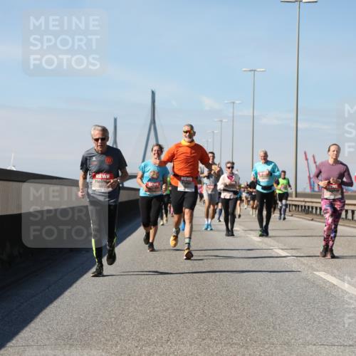 03.10.2025 - Köhlbrandbrückenlauf Yannick Fuchs http://msf.ph/oto/9195631 03.10.2025 12:00:22 Position 3 01264 meine-sportfotos.de