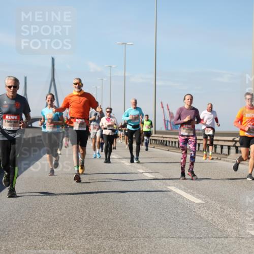 03.10.2025 - Köhlbrandbrückenlauf Yannick Fuchs http://msf.ph/oto/9195633 03.10.2025 12:00:22 Position 3  meine-sportfotos.de