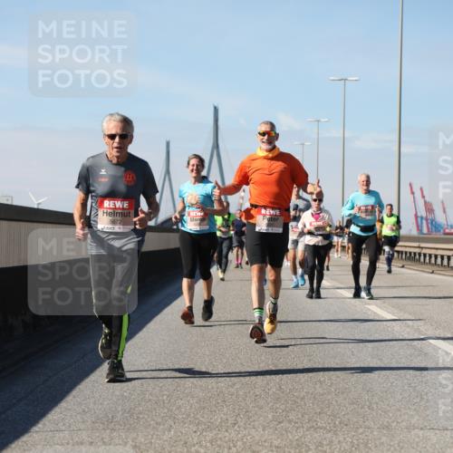 03.10.2025 - Köhlbrandbrückenlauf Yannick Fuchs http://msf.ph/oto/9195635 03.10.2025 12:00:23 Position 3 5672 meine-sportfotos.de