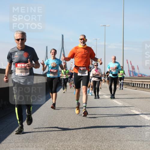 03.10.2025 - Köhlbrandbrückenlauf Yannick Fuchs http://msf.ph/oto/9195637 03.10.2025 12:00:23 Position 3 5672, 6620 meine-sportfotos.de
