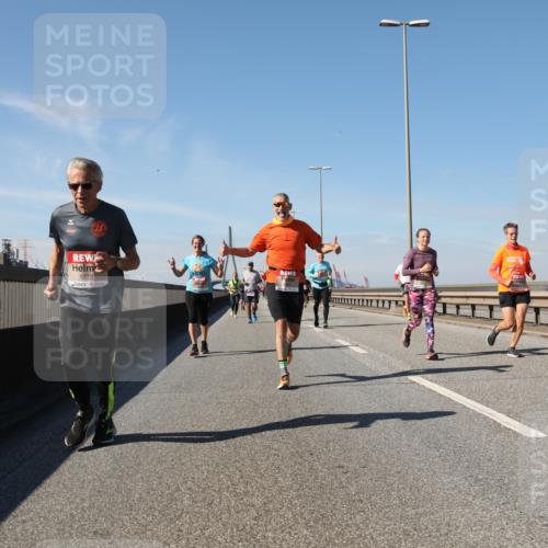 03.10.2025 - Köhlbrandbrückenlauf Yannick Fuchs http://msf.ph/oto/9195642 03.10.2025 12:00:25 Position 3 5672 meine-sportfotos.de