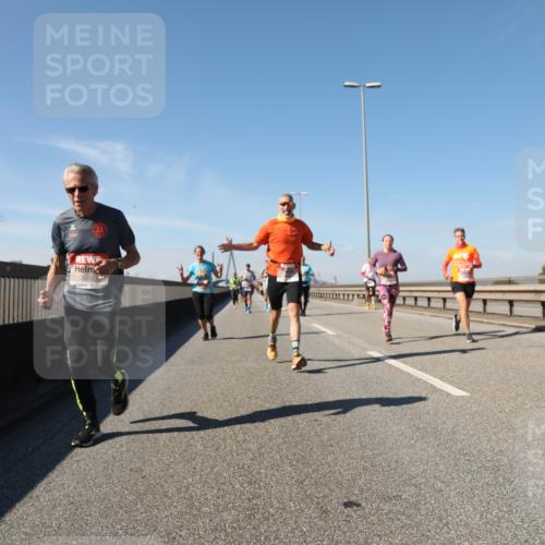 03.10.2025 - Köhlbrandbrückenlauf Yannick Fuchs http://msf.ph/oto/9195643 03.10.2025 12:00:25 Position 3 5672 meine-sportfotos.de