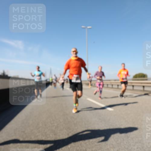 03.10.2025 - Köhlbrandbrückenlauf Yannick Fuchs http://msf.ph/oto/9195646 03.10.2025 12:00:25 Position 3  meine-sportfotos.de