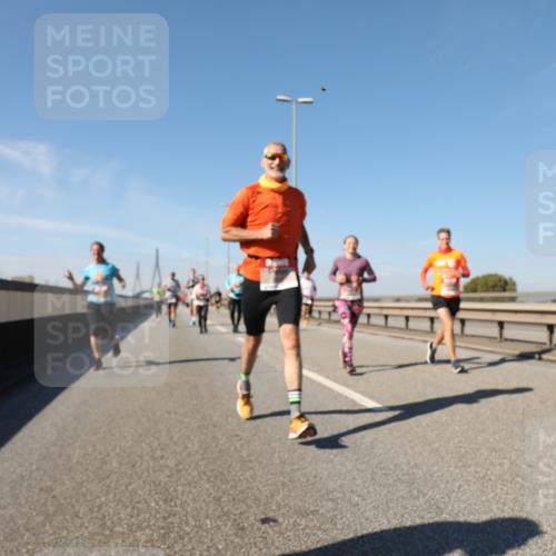 03.10.2025 - Köhlbrandbrückenlauf Yannick Fuchs http://msf.ph/oto/9195647 03.10.2025 12:00:25 Position 3  meine-sportfotos.de