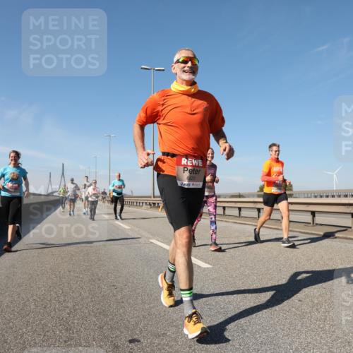 03.10.2025 - Köhlbrandbrückenlauf Yannick Fuchs http://msf.ph/oto/9195648 03.10.2025 12:00:26 Position 3 6620 meine-sportfotos.de