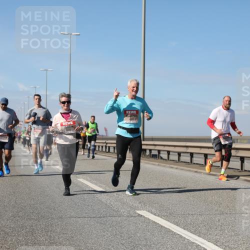 03.10.2025 - Köhlbrandbrückenlauf Yannick Fuchs http://msf.ph/oto/9195651 03.10.2025 12:00:27 Position 3  meine-sportfotos.de