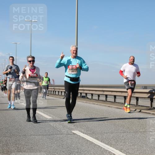 03.10.2025 - Köhlbrandbrückenlauf Yannick Fuchs http://msf.ph/oto/9195652 03.10.2025 12:00:28 Position 3 4739 meine-sportfotos.de