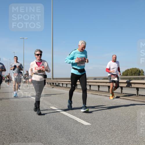 03.10.2025 - Köhlbrandbrückenlauf Yannick Fuchs http://msf.ph/oto/9195658 03.10.2025 12:00:29 Position 3  meine-sportfotos.de