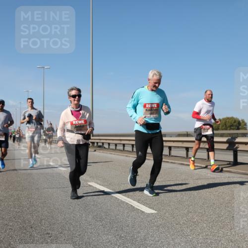 03.10.2025 - Köhlbrandbrückenlauf Yannick Fuchs http://msf.ph/oto/9195659 03.10.2025 12:00:29 Position 3  meine-sportfotos.de