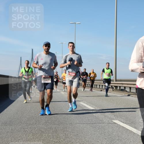 03.10.2025 - Köhlbrandbrückenlauf Yannick Fuchs http://msf.ph/oto/9195661 03.10.2025 12:00:30 Position 3 6337, 4739 meine-sportfotos.de