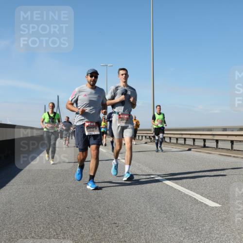 03.10.2025 - Köhlbrandbrückenlauf Yannick Fuchs http://msf.ph/oto/9195666 03.10.2025 12:00:31 Position 3 6337 meine-sportfotos.de