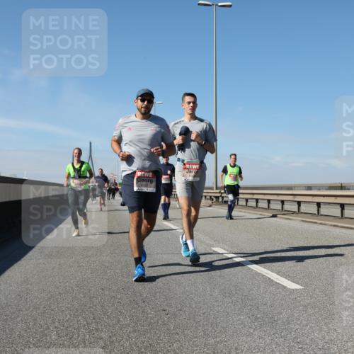 03.10.2025 - Köhlbrandbrückenlauf Yannick Fuchs http://msf.ph/oto/9195668 03.10.2025 12:00:31 Position 3 6337 meine-sportfotos.de