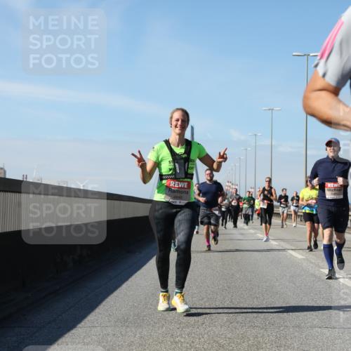 03.10.2025 - Köhlbrandbrückenlauf Yannick Fuchs http://msf.ph/oto/9195671 03.10.2025 12:00:32 Position 3 4846, 6337 meine-sportfotos.de