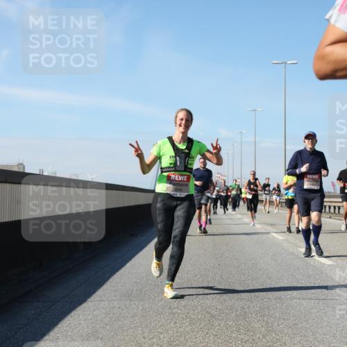 03.10.2025 - Köhlbrandbrückenlauf Yannick Fuchs http://msf.ph/oto/9195672 03.10.2025 12:00:32 Position 3 4846 meine-sportfotos.de