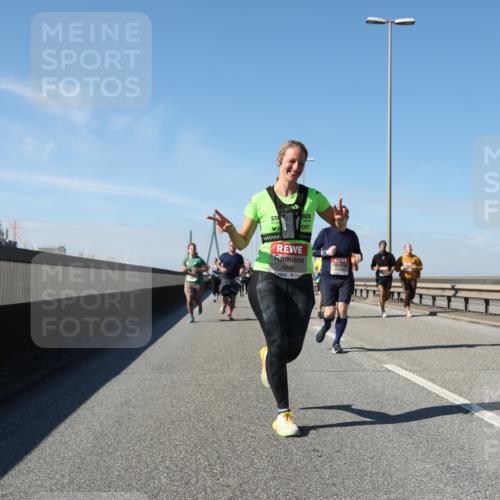 03.10.2025 - Köhlbrandbrückenlauf Yannick Fuchs http://msf.ph/oto/9195677 03.10.2025 12:00:33 Position 3 21, 4846 meine-sportfotos.de