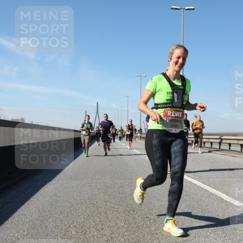 03.10.2025 - Köhlbrandbrückenlauf Yannick Fuchs http://msf.ph/oto/9195679 03.10.2025 12:00:33 Position 3 4846, 6776 meine-sportfotos.de