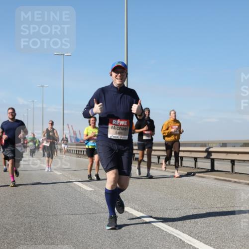 03.10.2025 - Köhlbrandbrückenlauf Yannick Fuchs http://msf.ph/oto/9195681 03.10.2025 12:00:34 Position 3 5488 meine-sportfotos.de