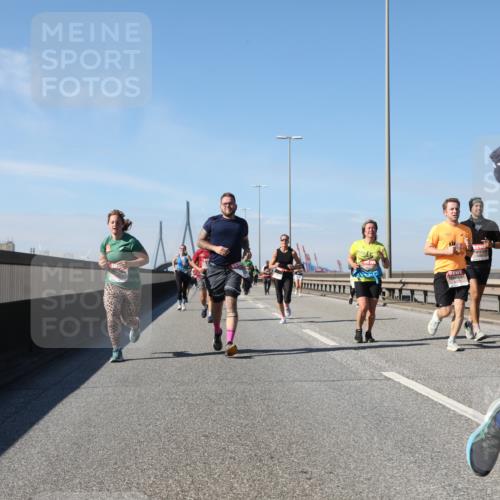 03.10.2025 - Köhlbrandbrückenlauf Yannick Fuchs http://msf.ph/oto/9195686 03.10.2025 12:00:35 Position 3 548 meine-sportfotos.de