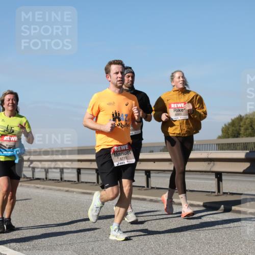 03.10.2025 - Köhlbrandbrückenlauf Yannick Fuchs http://msf.ph/oto/9195688 03.10.2025 12:00:36 Position 3 42, 6383, 6710 meine-sportfotos.de