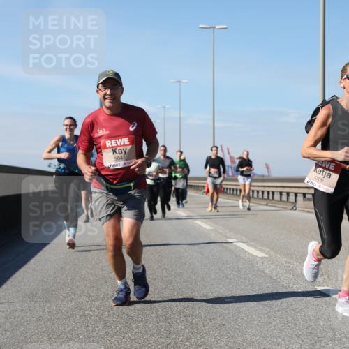 03.10.2025 - Köhlbrandbrückenlauf Yannick Fuchs http://msf.ph/oto/9195699 03.10.2025 12:00:38 Position 3 5047, 4709 meine-sportfotos.de