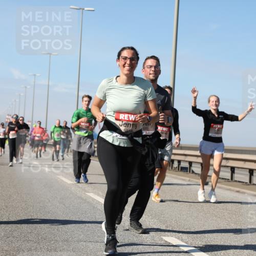 03.10.2025 - Köhlbrandbrückenlauf Yannick Fuchs http://msf.ph/oto/9195718 03.10.2025 12:00:43 Position 3 920, 5918 meine-sportfotos.de