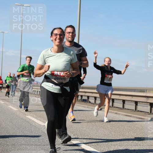03.10.2025 - Köhlbrandbrückenlauf Yannick Fuchs http://msf.ph/oto/9195719 03.10.2025 12:00:43 Position 3 5919 meine-sportfotos.de