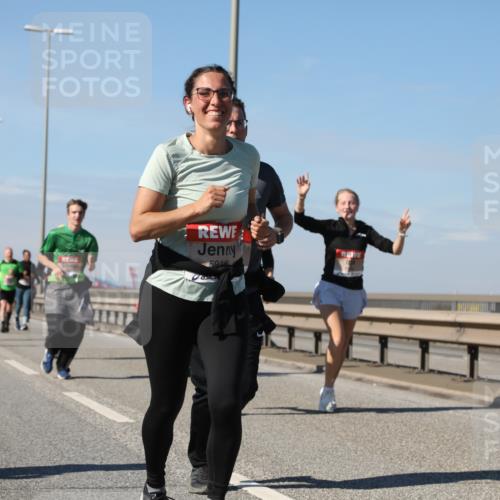 03.10.2025 - Köhlbrandbrückenlauf Yannick Fuchs http://msf.ph/oto/9195720 03.10.2025 12:00:43 Position 3 5918 meine-sportfotos.de