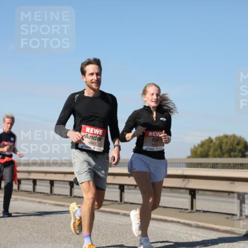 03.10.2025 - Köhlbrandbrückenlauf Yannick Fuchs http://msf.ph/oto/9195726 03.10.2025 12:00:45 Position 3 4482, 4481 meine-sportfotos.de