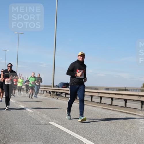 03.10.2025 - Köhlbrandbrückenlauf Yannick Fuchs http://msf.ph/oto/9195735 03.10.2025 12:00:48 Position 3  meine-sportfotos.de