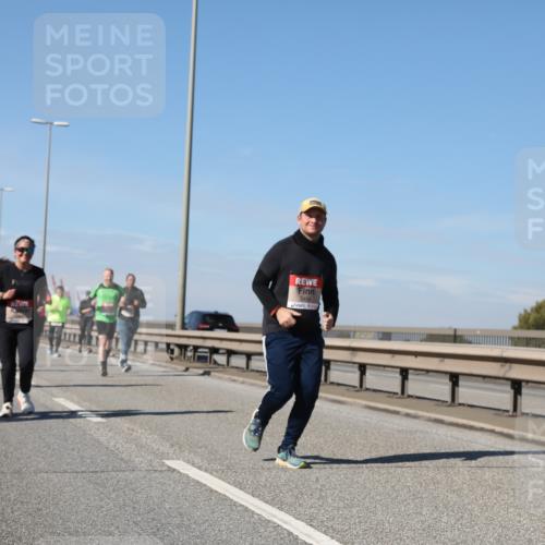 03.10.2025 - Köhlbrandbrückenlauf Yannick Fuchs http://msf.ph/oto/9195736 03.10.2025 12:00:48 Position 3  meine-sportfotos.de