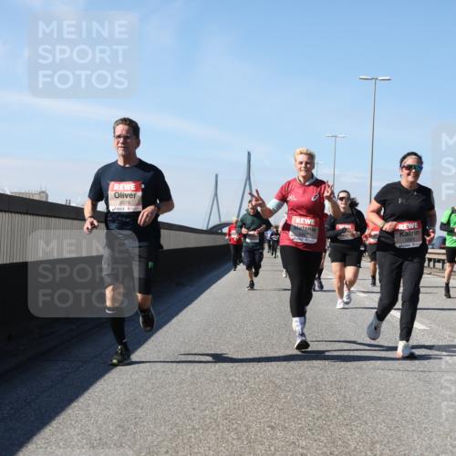 03.10.2025 - Köhlbrandbrückenlauf Yannick Fuchs http://msf.ph/oto/9195740 03.10.2025 12:00:49 Position 3 5578 meine-sportfotos.de