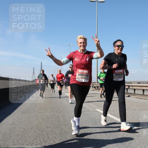 03.10.2025 - Köhlbrandbrückenlauf Yannick Fuchs http://msf.ph/oto/9195746 03.10.2025 12:00:50 Position 3 5405, 5981 meine-sportfotos.de
