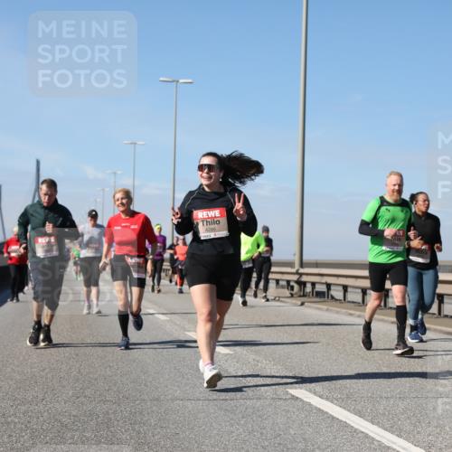 03.10.2025 - Köhlbrandbrückenlauf Yannick Fuchs http://msf.ph/oto/9195749 03.10.2025 12:00:51 Position 3 4285 meine-sportfotos.de