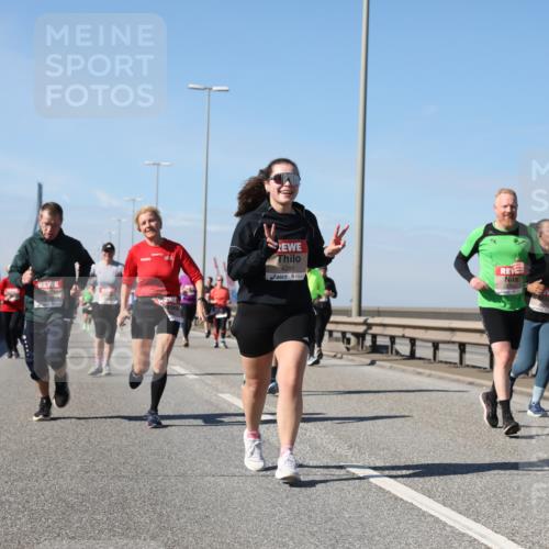 03.10.2025 - Köhlbrandbrückenlauf Yannick Fuchs http://msf.ph/oto/9195751 03.10.2025 12:00:51 Position 3 4285 meine-sportfotos.de