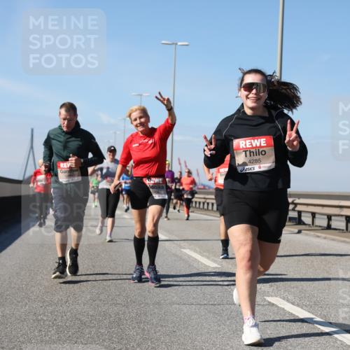 03.10.2025 - Köhlbrandbrückenlauf Yannick Fuchs http://msf.ph/oto/9195754 03.10.2025 12:00:52 Position 3 4285, 5704 meine-sportfotos.de